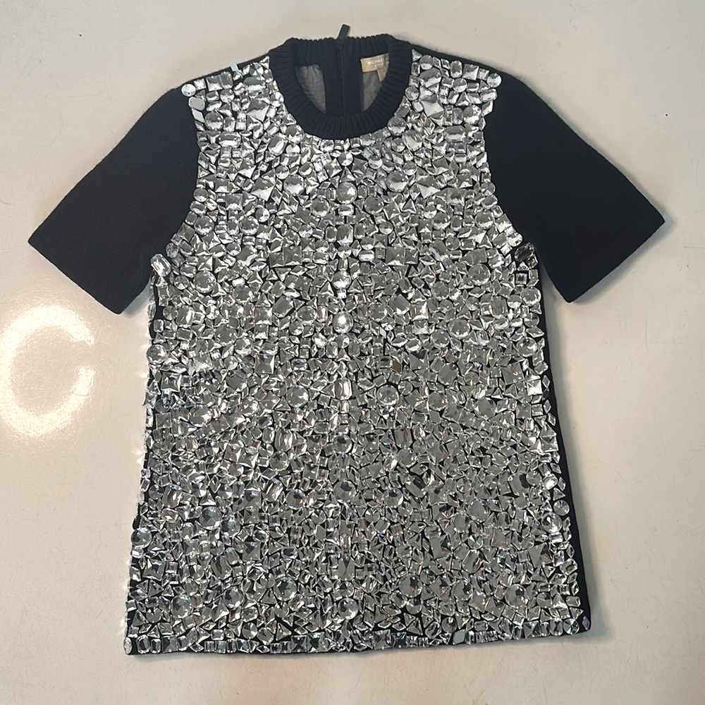 ☝️ of a kind! MICHAEL KORS COLLECTION x SWAROVSKI cashmere sweater